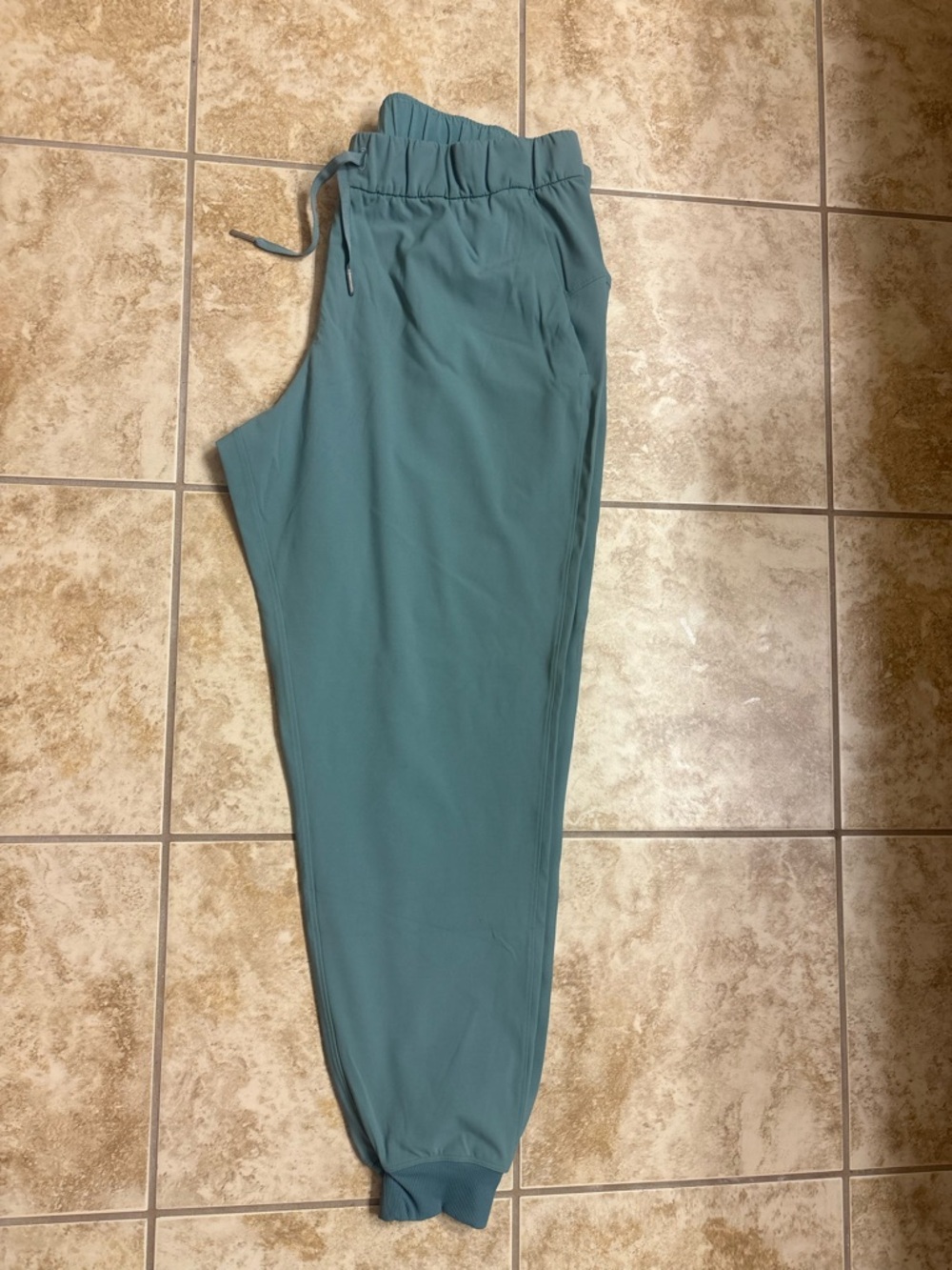 Lulu on-the fly jogger 28”